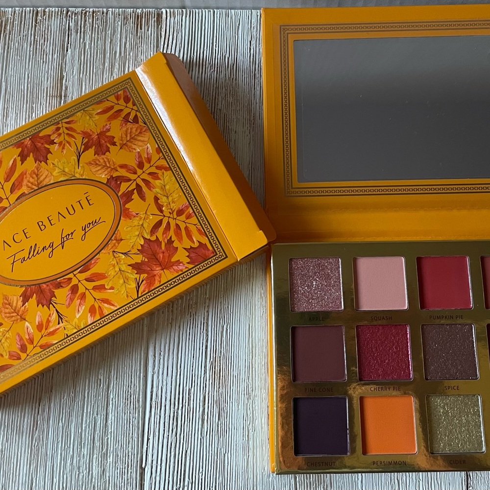 Eyeshadow palette